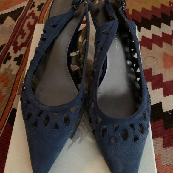 Pointy toe blue heels - Picture 3 of 3